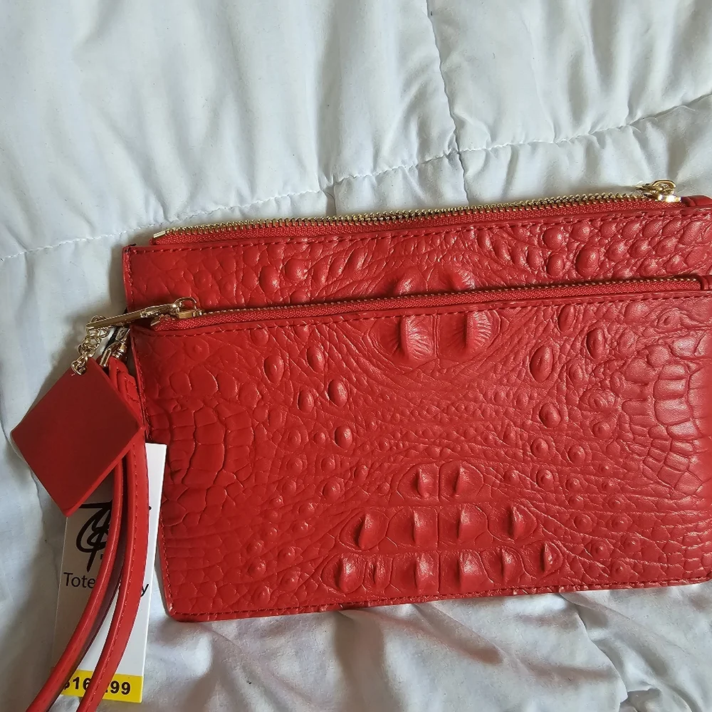 Red Tote&Carry Crocodile clutch